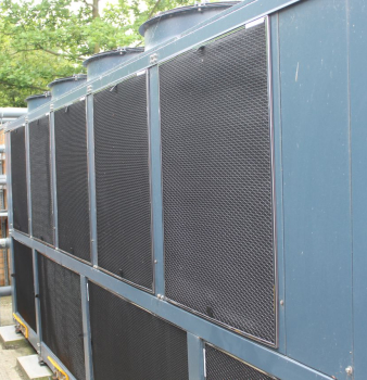 Supermarket Chillers Collect Debris